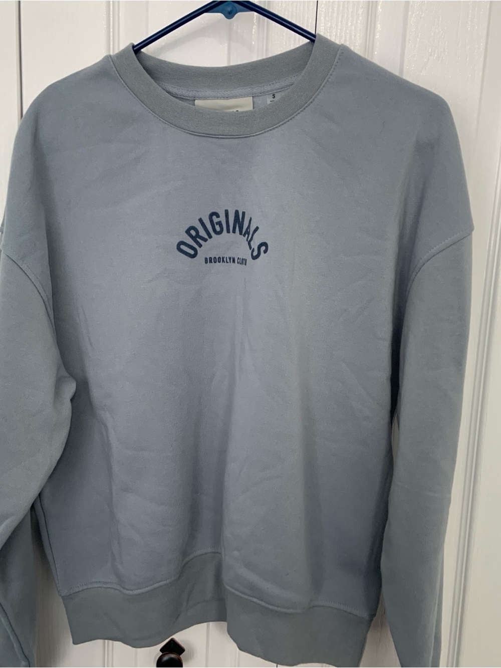 Brooklyn‎ Cloth Men’s Crewneck Sweatshirt - Light Gray with Navy Logo